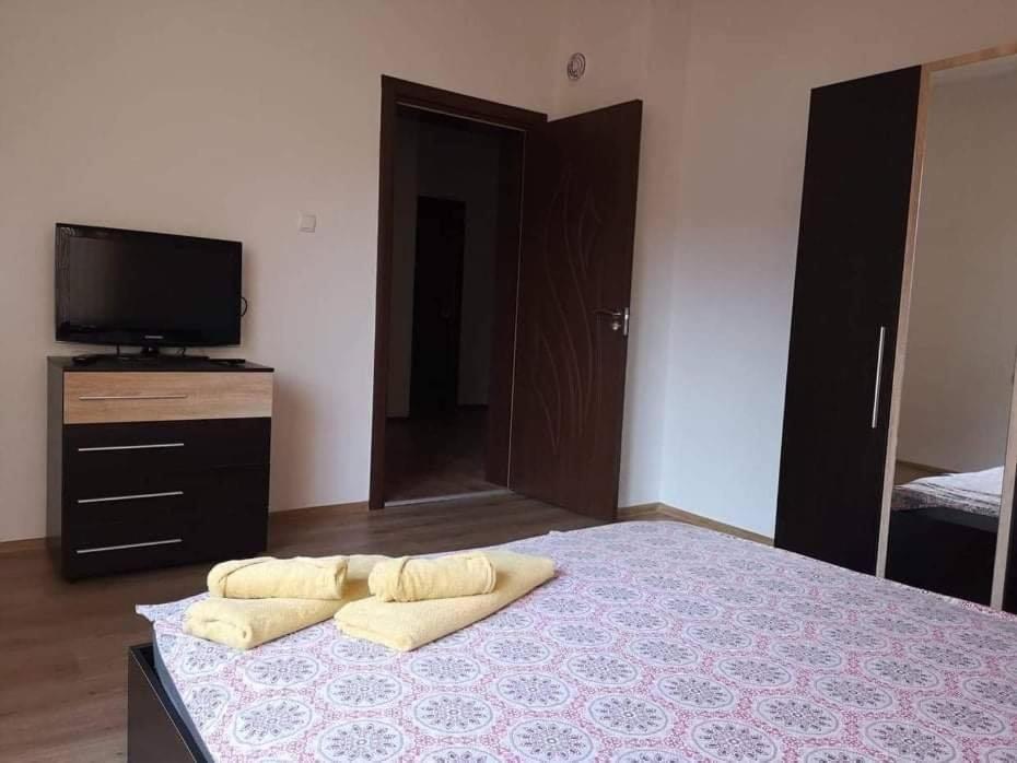 Guest House Ganovi คาโลเฟอร์ ภายนอก รูปภาพ