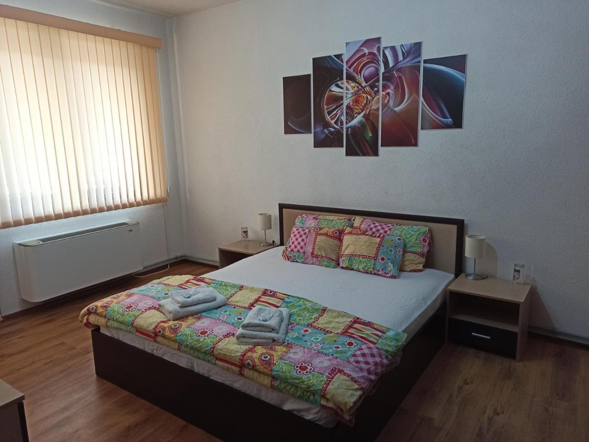 Guest House Ganovi คาโลเฟอร์ ห้อง รูปภาพ